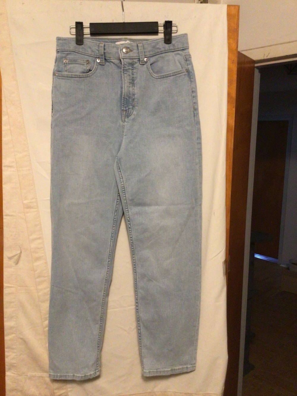 SPANX light wash body contouring jeans with functional pockets SZ 10 NWT